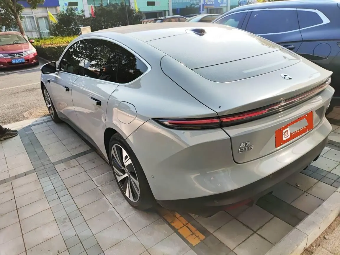 NIO 2022 ET5 75kWh automatic gear 3