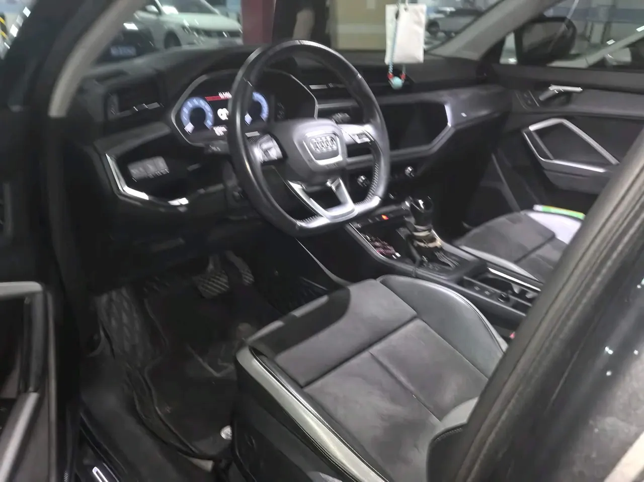 Audi 2021 Q3 1.4TFSI 35TFSI Fashion Dynamic Automatic 3