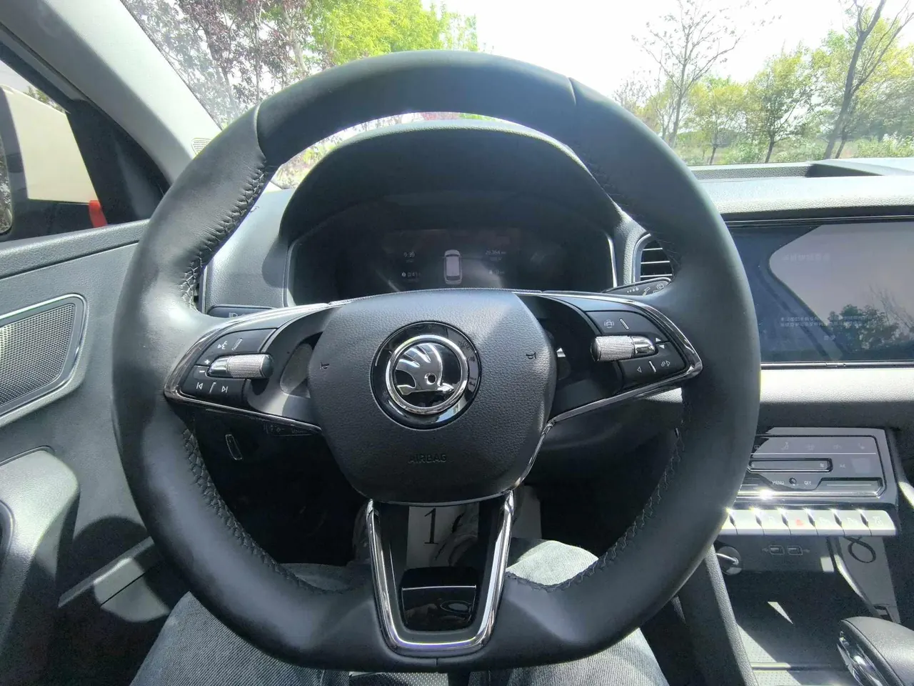 Skoda 2022 Keluoke 1.4TSI TSI280 Luxury Edition Automatic Gear 15