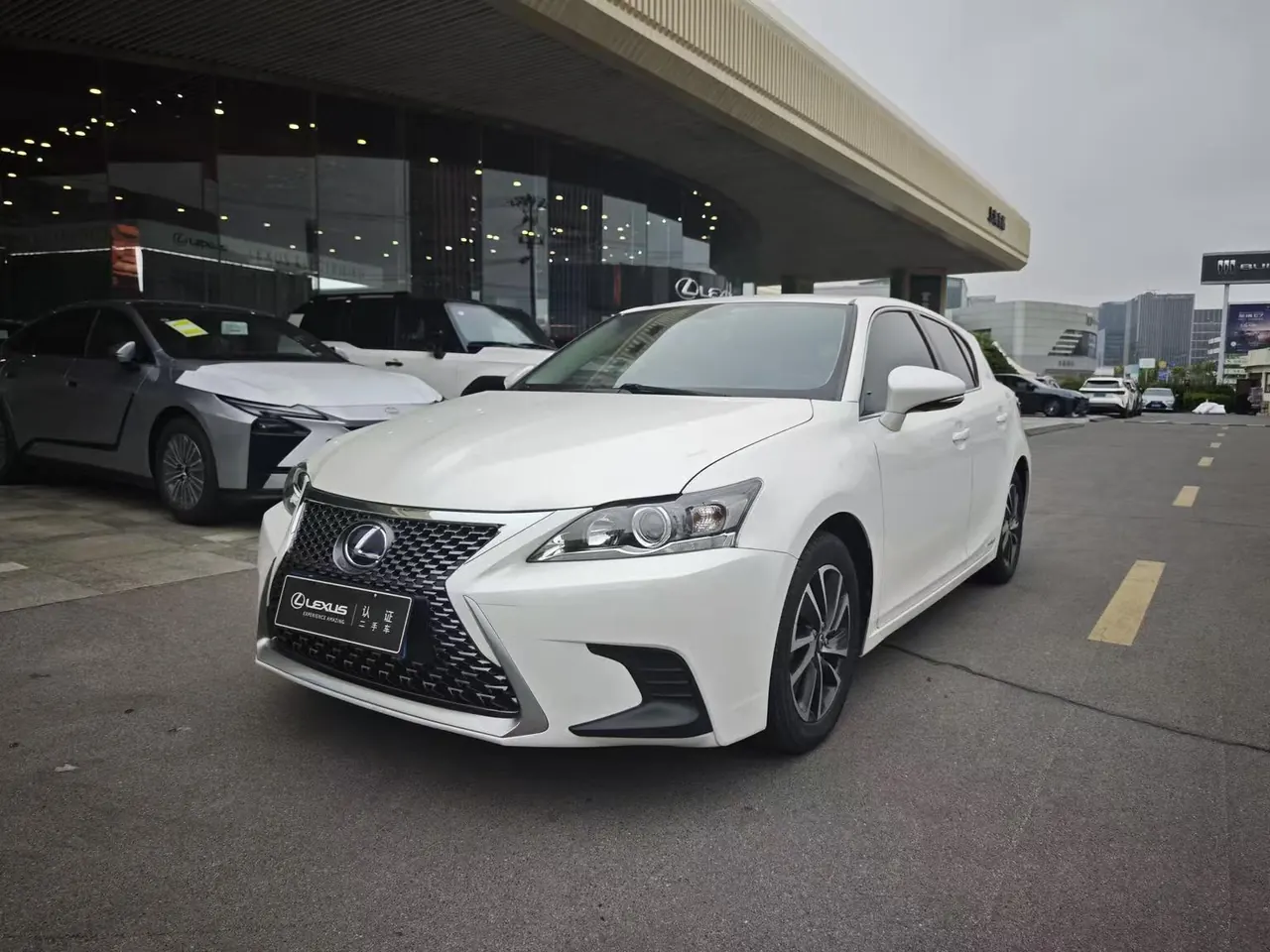 Lexus CT (Imported) 2020 CT200h 1.8 Stepless Elite Automatic Gear - View 1