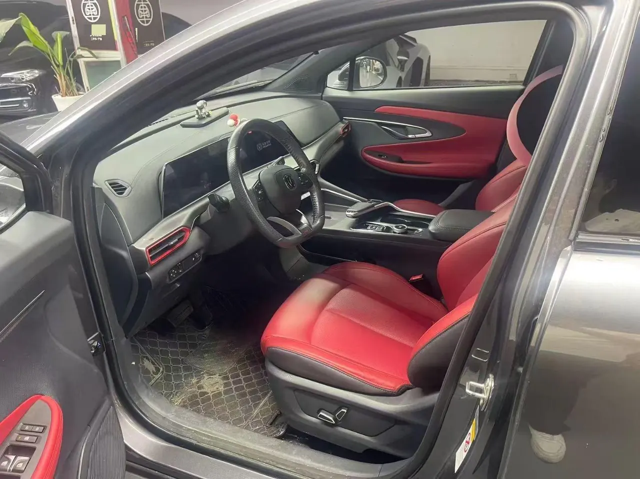 ChangAn 2020 UNI-T 1.5T honorable automatic gear 9