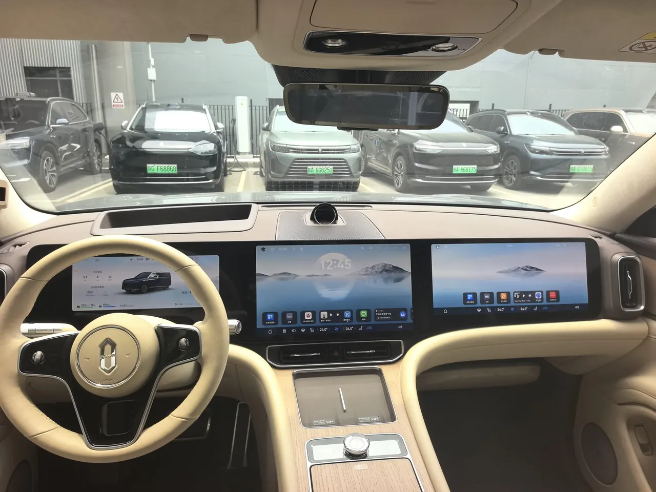 AITO 2025 AITO M9 extended range Ultra version 52kWh6 seat version automatic gear 3