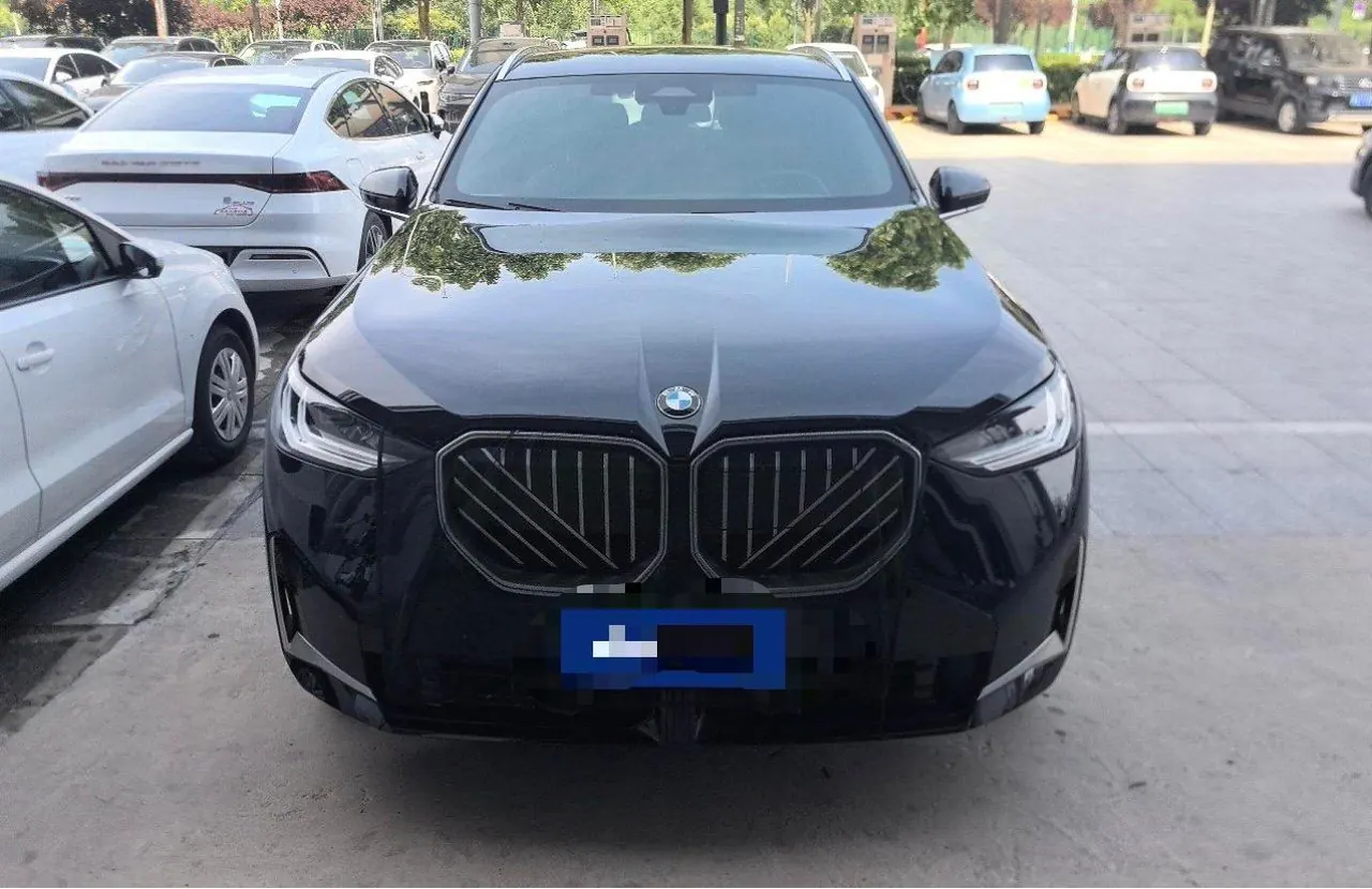 BMW 2026 X3 xDrive25L 2.0T M sports obsidian night suit automatic gear 2