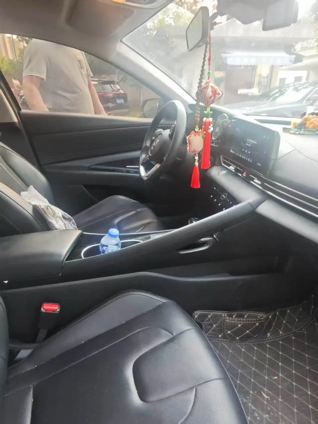 Hyundai 2021 Elantra -3-compartment 1.5 stepless LUX premium automatic gear 3