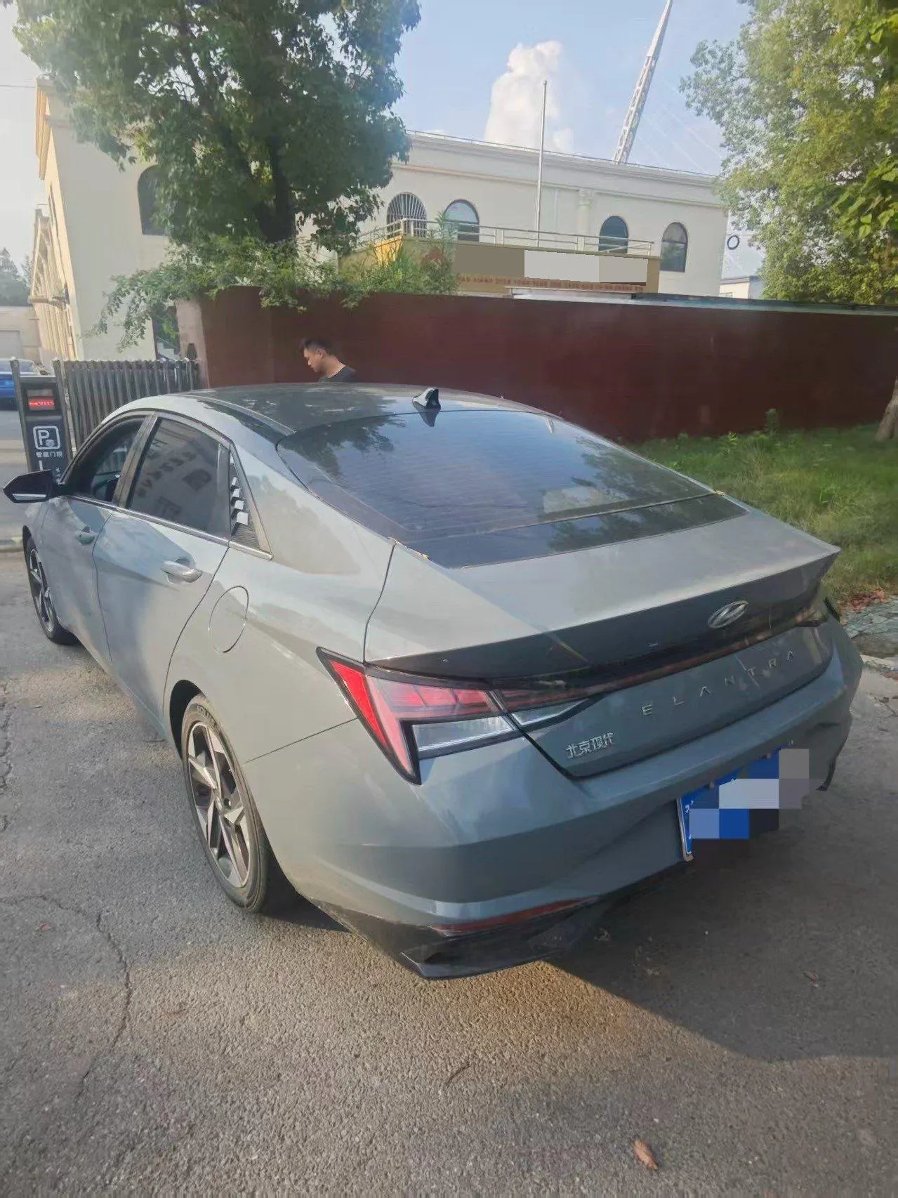Hyundai 2021 Elantra -3-compartment 1.5 stepless LUX premium automatic gear 5