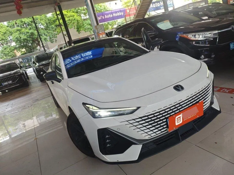 ChangAn 2023 UNI-V 1.5T exclusive automatic gear 4