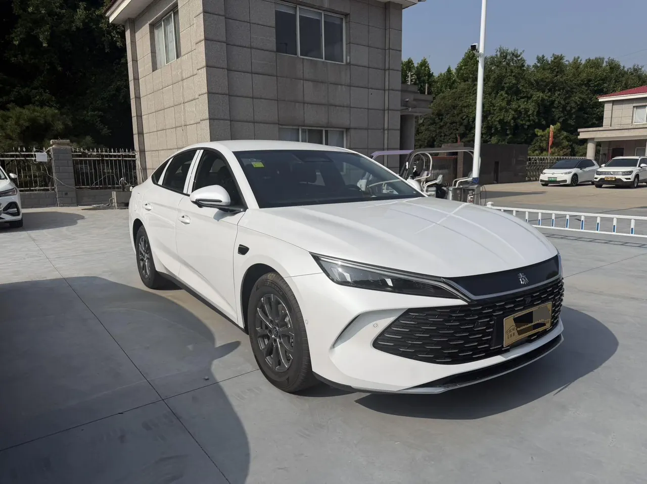 BYD 2025 Qin L DM-i 1.5 stepless smart driving version 80KM leading automatic gear 3