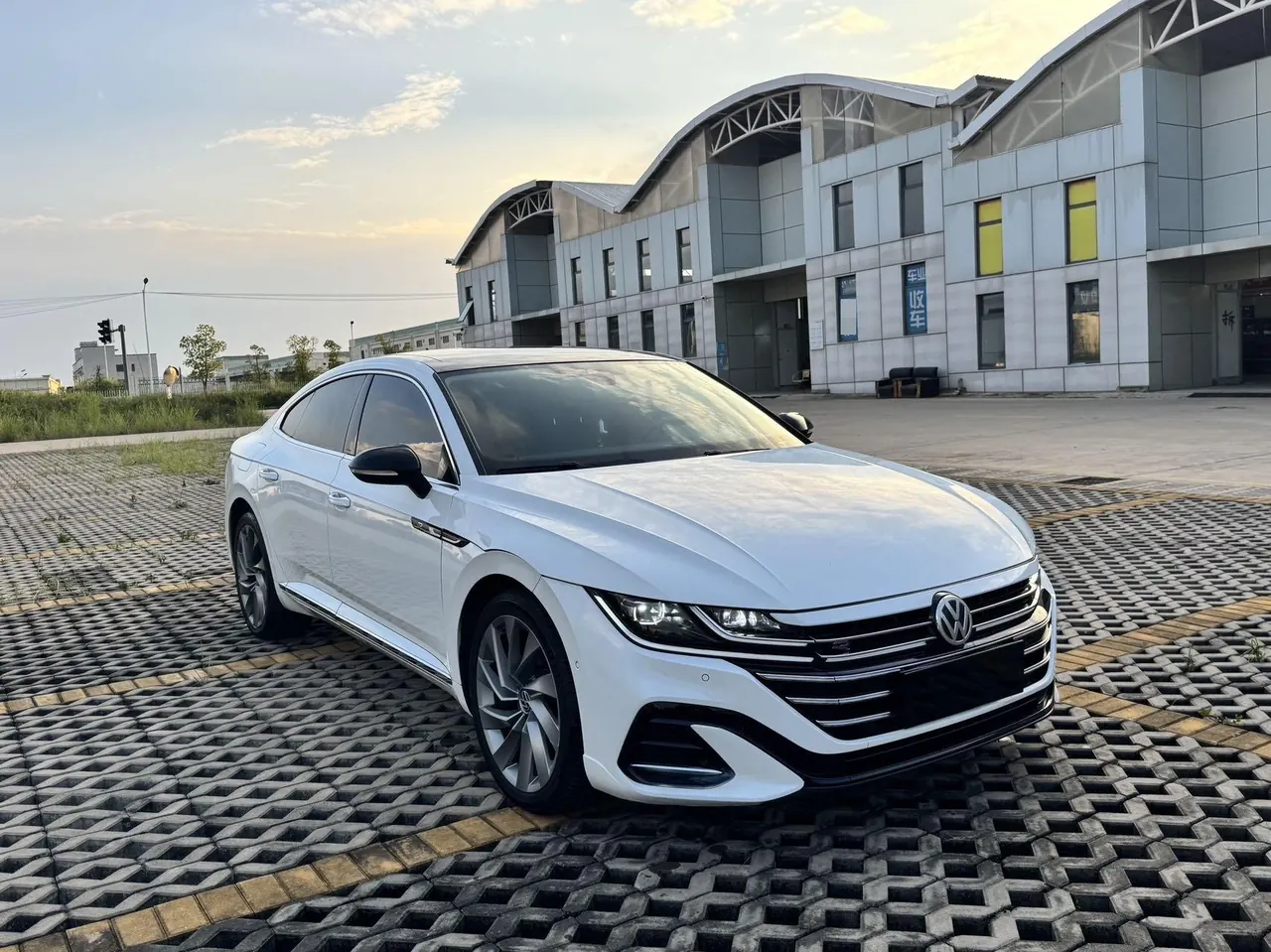 Volkswagen 2021 CC 2.0TSI 380TSI Shining Edition Automatic Gear 2