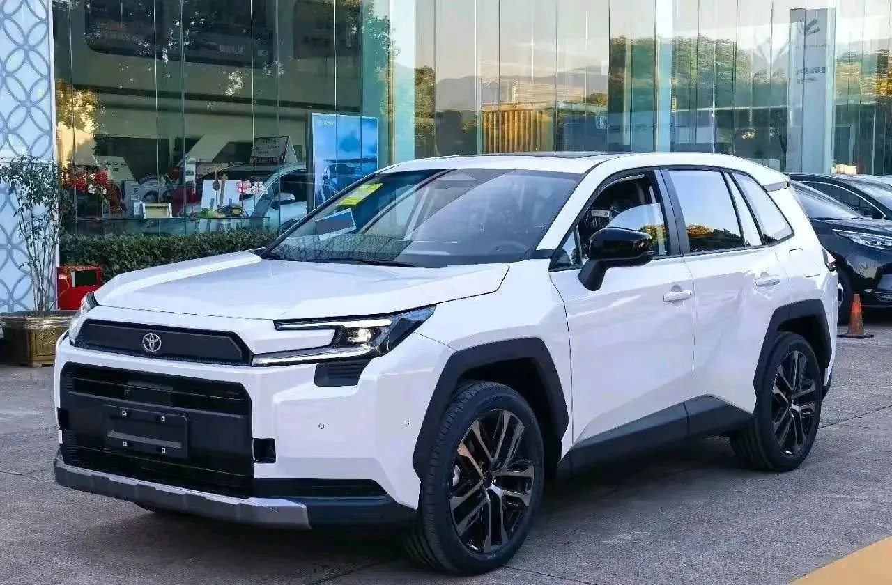 Open image lightbox: Toyota 2026 RAV4 Rongfang Double Engine 2.5 Stepless Four-wheel Drive Flagship Automatic Gear