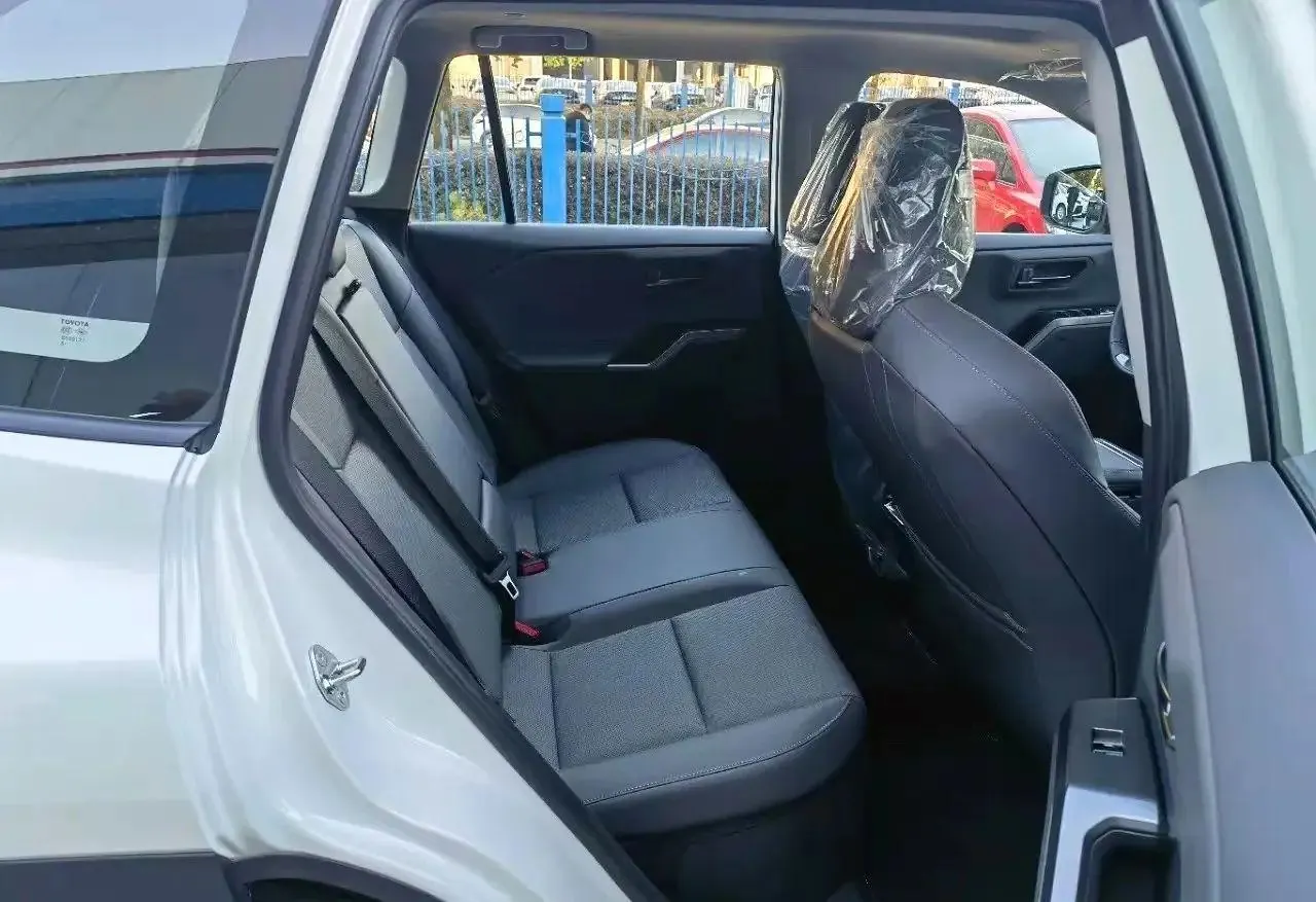 Toyota 2026 RAV4 Rongfang Double Engine 2.5 Stepless Four-wheel Drive Flagship Automatic Gear 2