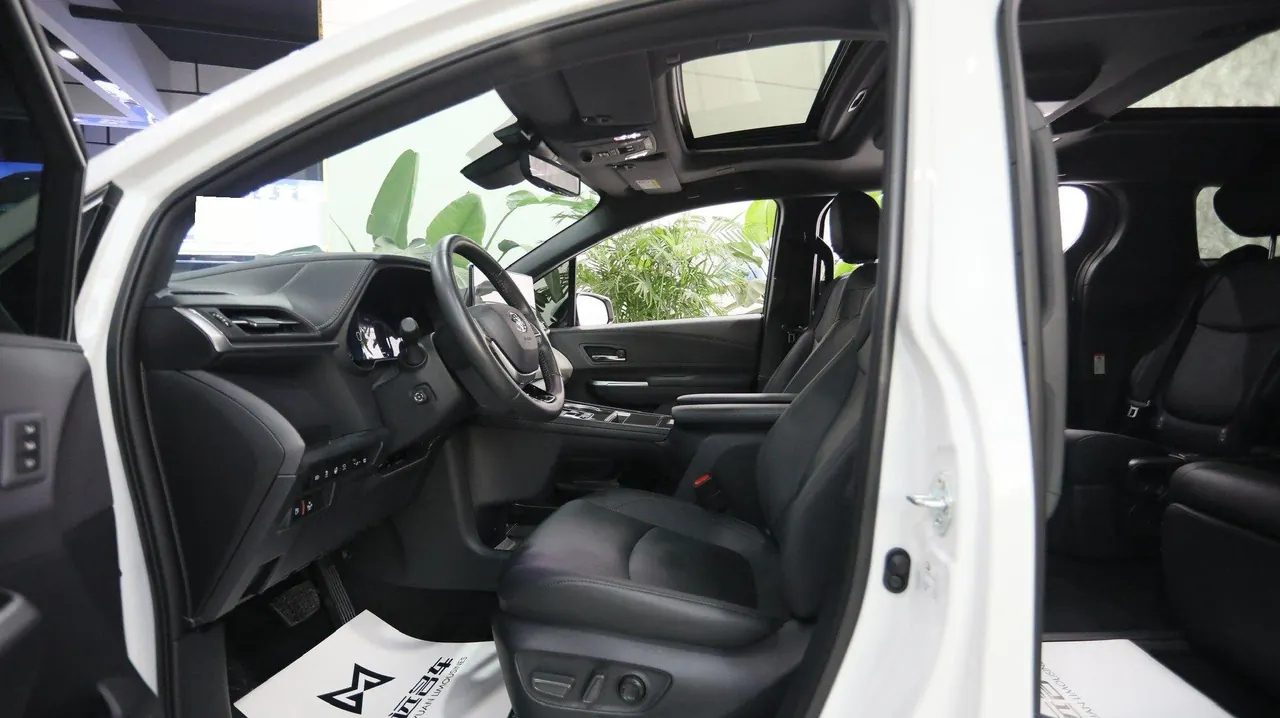 Toyota 2023 Grevia HYBRID 2.5 Stepless Flagship VIP Edition Automatic Gear 3