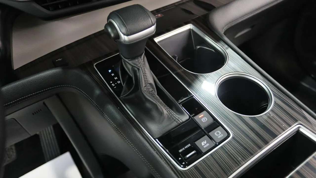 Toyota 2023 Grevia HYBRID 2.5 Stepless Flagship VIP Edition Automatic Gear 6