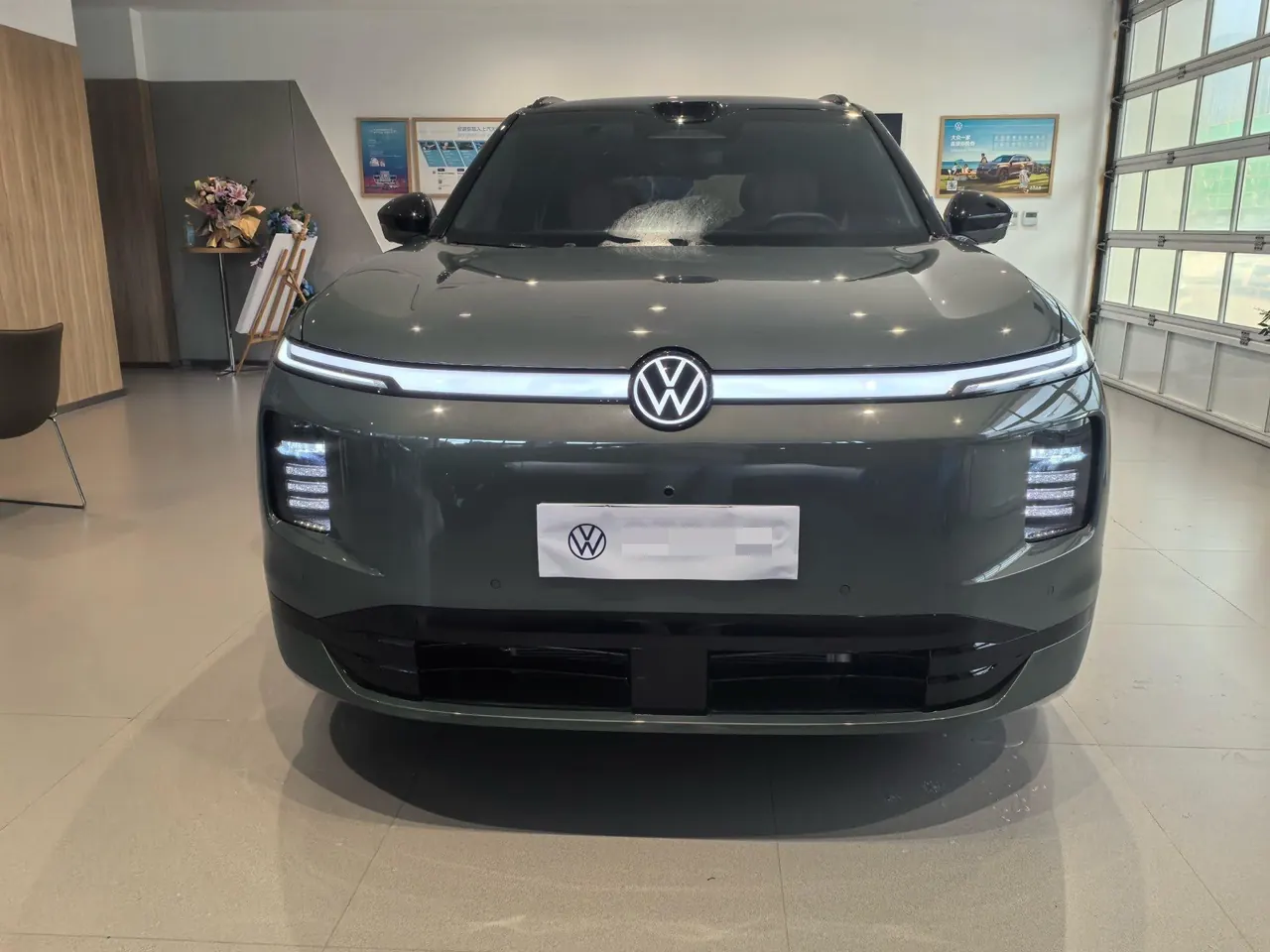 Volkswagen 2026 ID.ERA 9X Max 4-wheel drive automatic gear 2