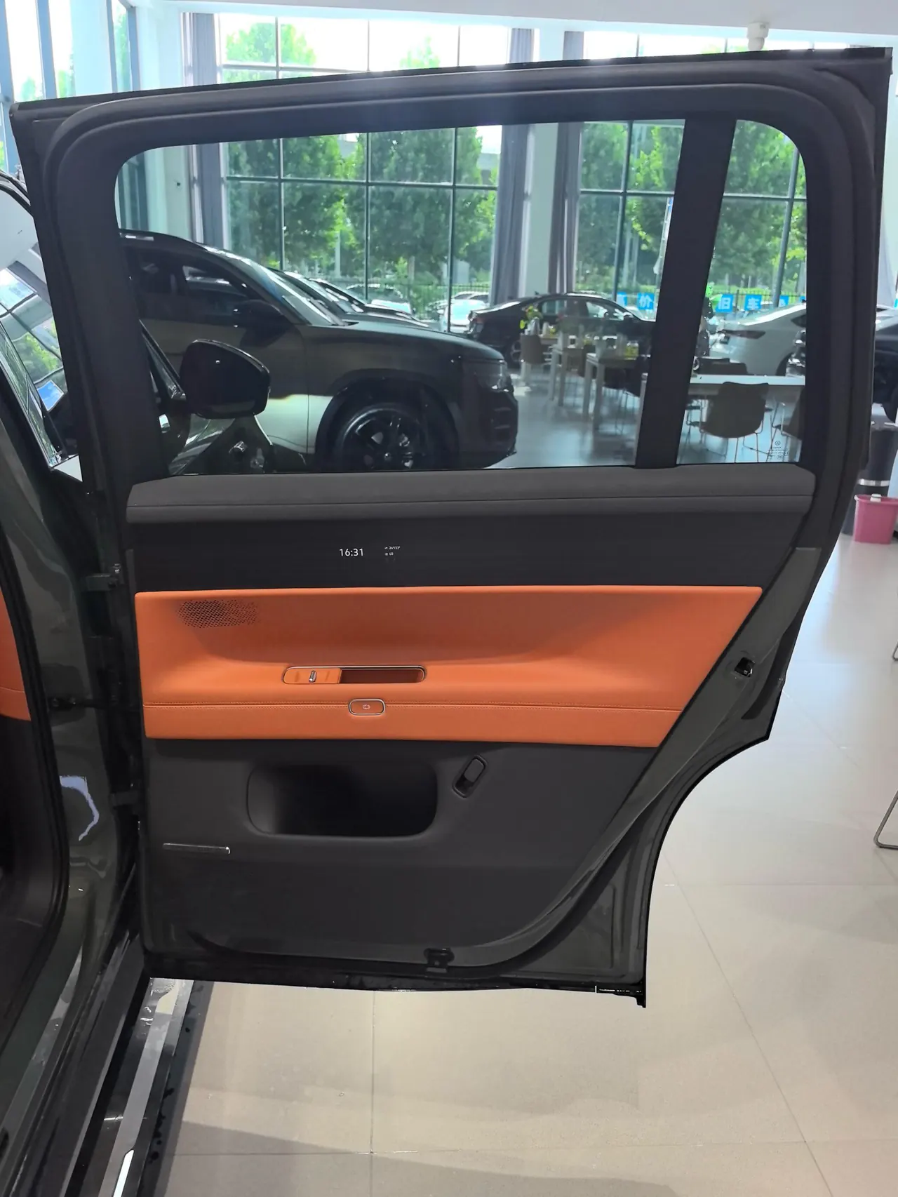 Volkswagen 2026 ID.ERA 9X Max 4-wheel drive automatic gear 4