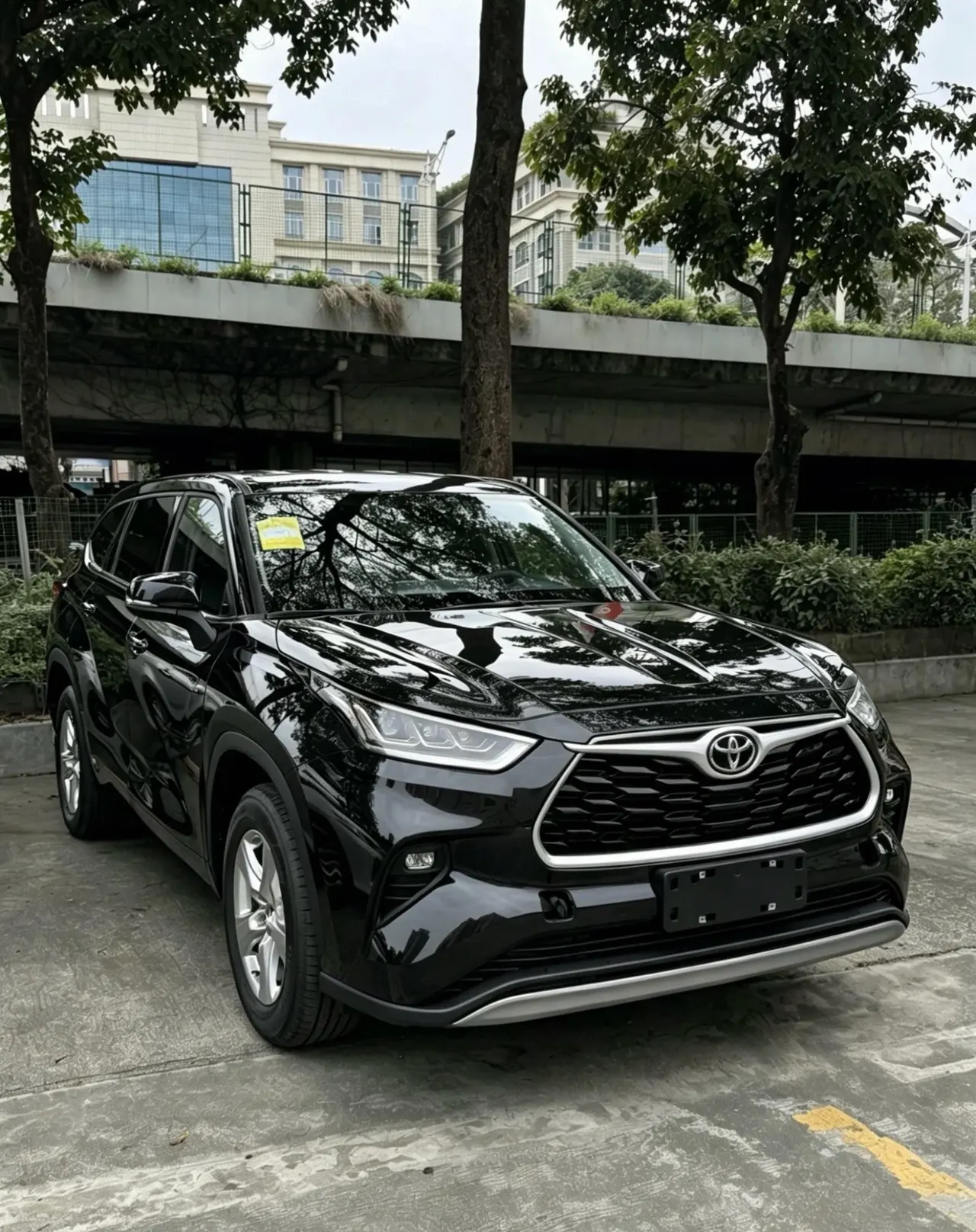 Toyota 2026 Highlander Dual Engine 2.5 Stepless Intelligent Electric Hybrid Four-wheel Drive Deluxe Edition 7-seat Automatic Transmission 4