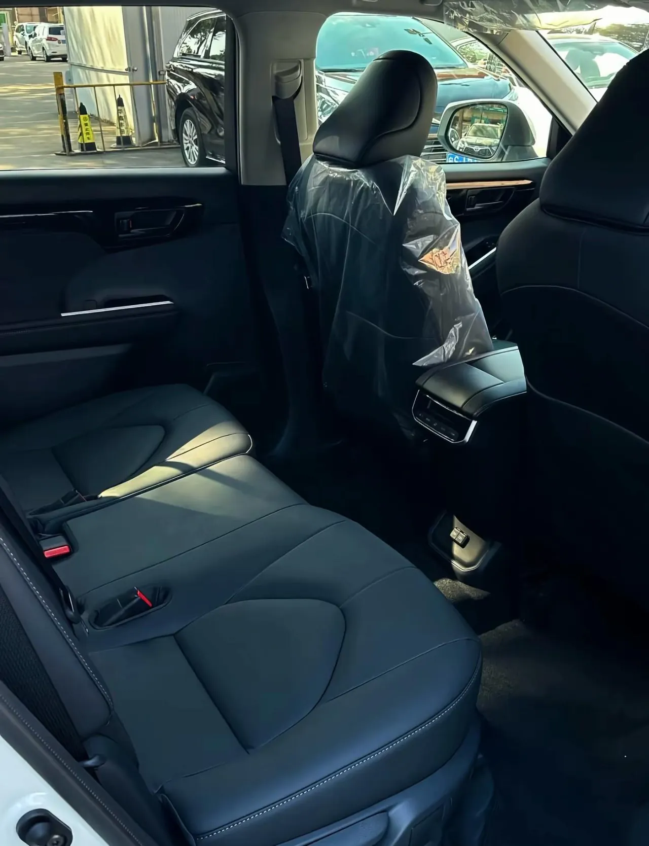 Toyota 2026 Highlander Dual Engine 2.5 Stepless Intelligent Electric Hybrid Four-wheel Drive Deluxe Edition 7-seat Automatic Transmission 5