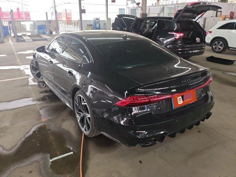 Audi 2024 A7L 2.0TFSI 45TFSI Quattro RS Kit Racing Edition Automatic 3