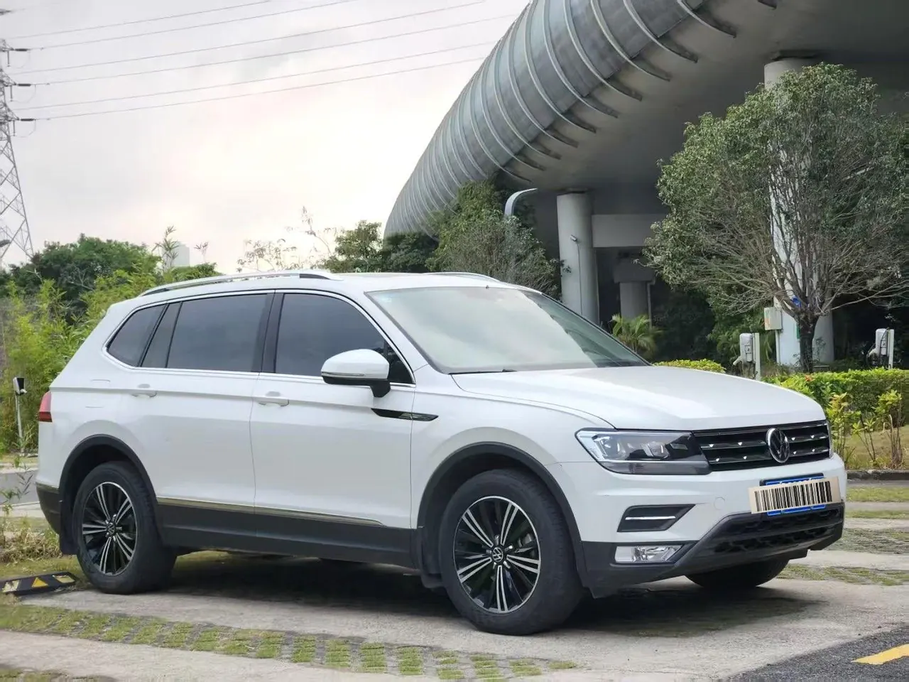 Volkswagen 2021 Tiguan L 2.0TSI 330TSI Two-Drive Smart Edition Automatic Gear 3