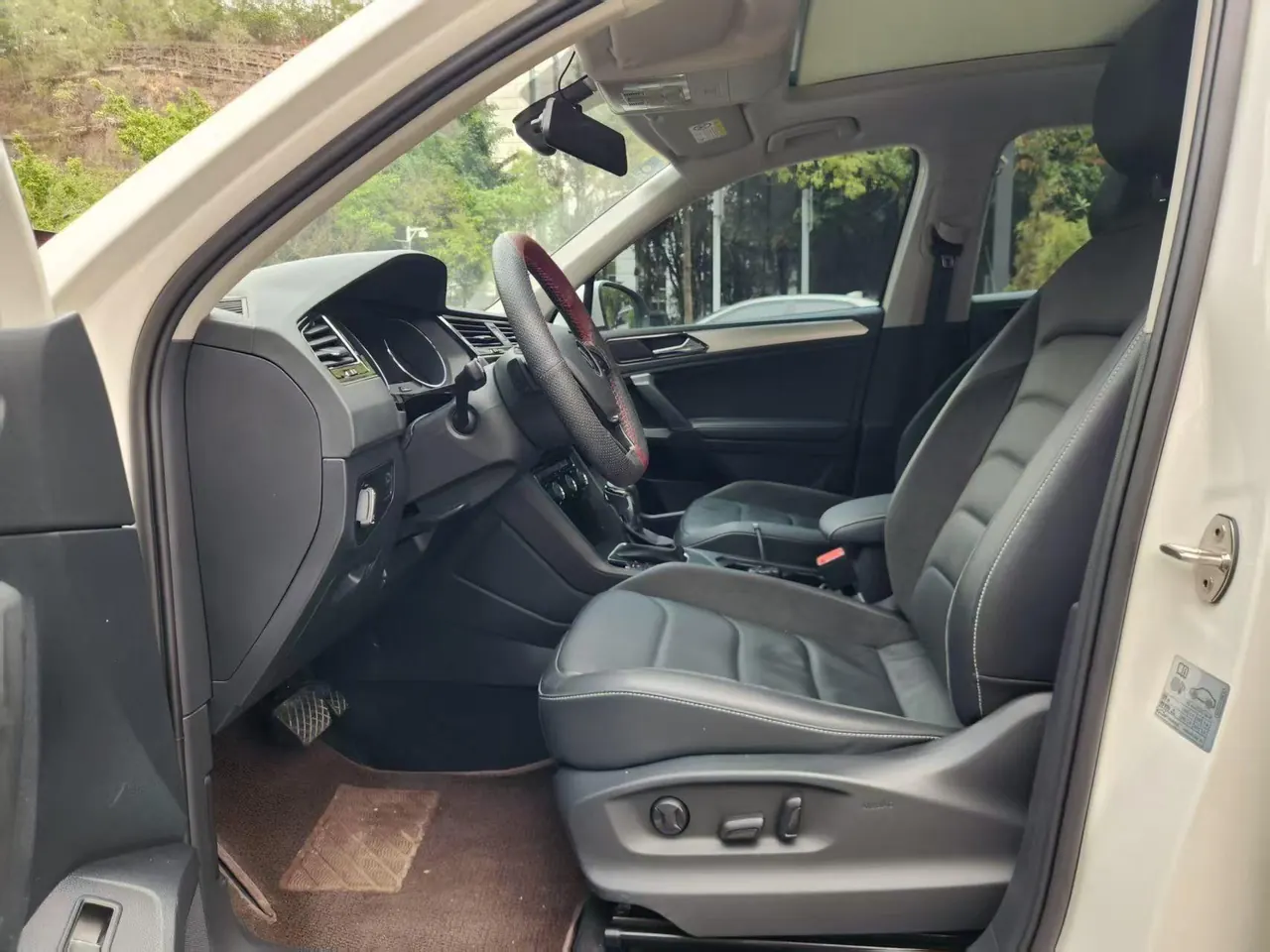 Volkswagen 2021 Tiguan L 2.0TSI 330TSI Two-Drive Smart Edition Automatic Gear 6