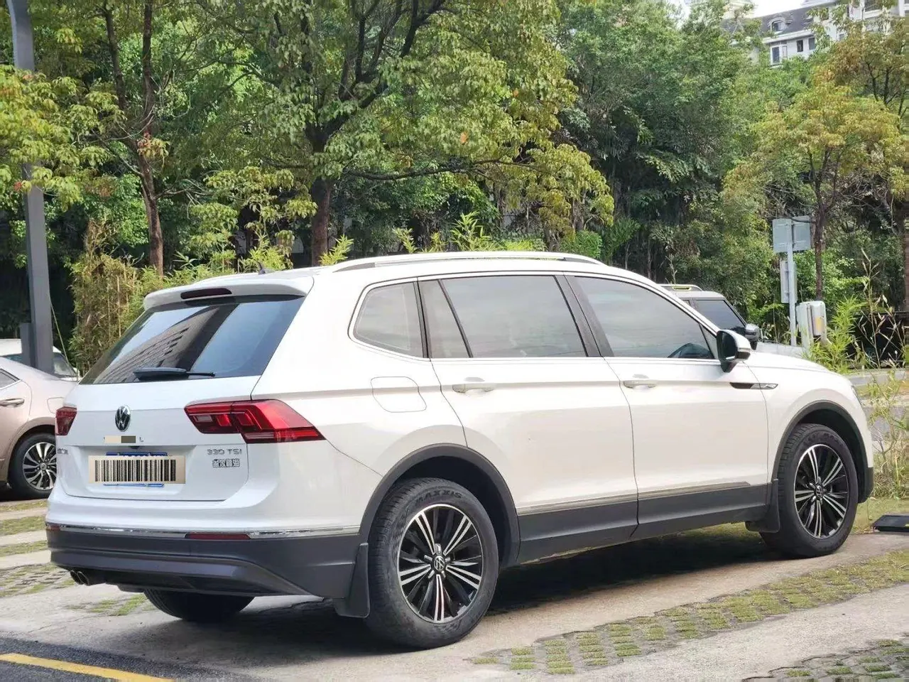 Volkswagen 2021 Tiguan L 2.0TSI 330TSI Two-Drive Smart Edition Automatic Gear 7