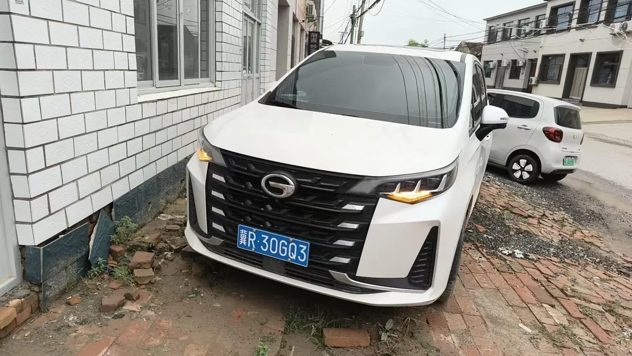 Chuanqi 2021 M6 1.5T 270T Premium Edition 6-seat Automatic Gear 2