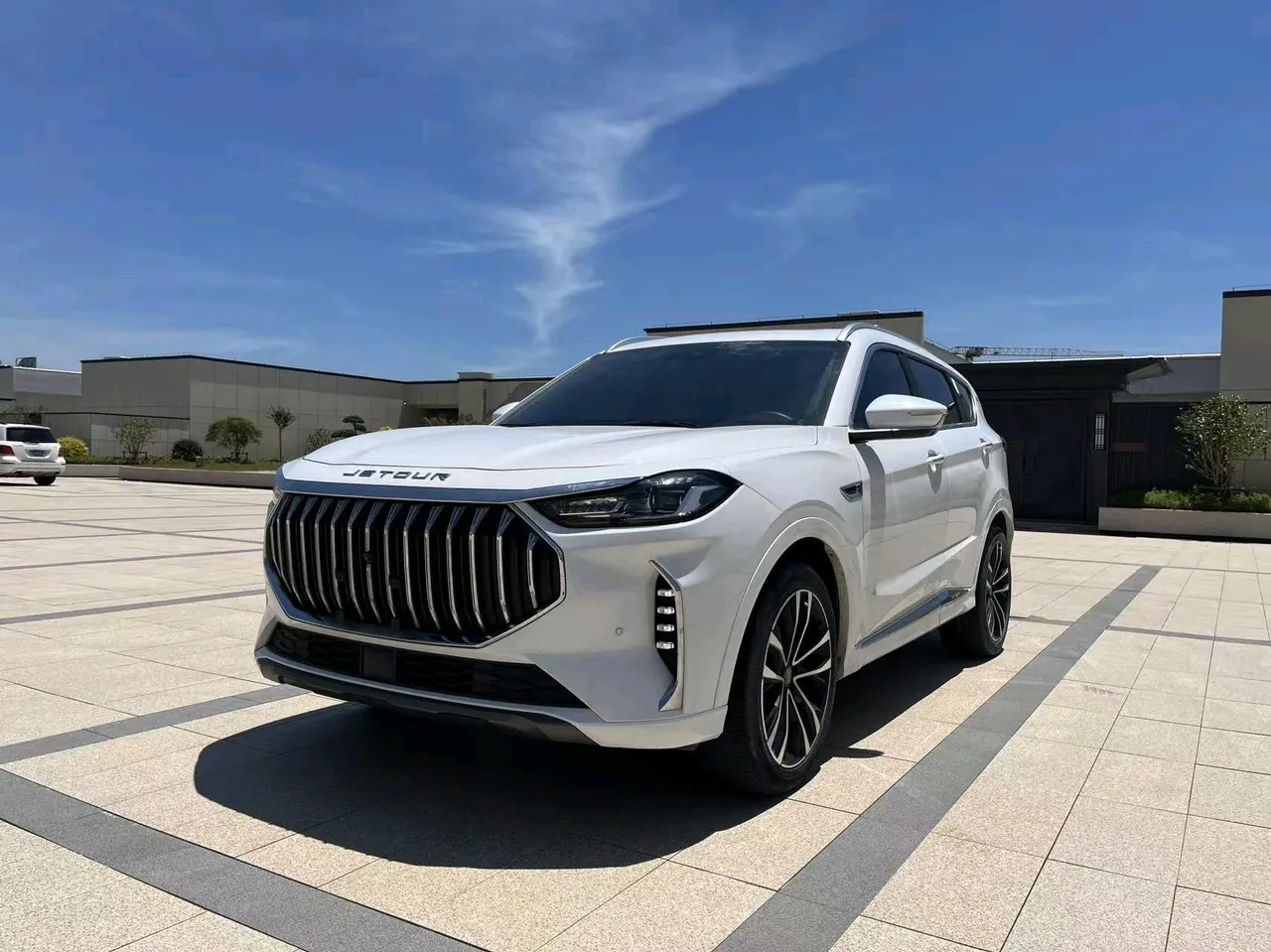 Open image lightbox: Jetour 2023 X70 PLUS 1.6T strong PLUS5 automatic gear