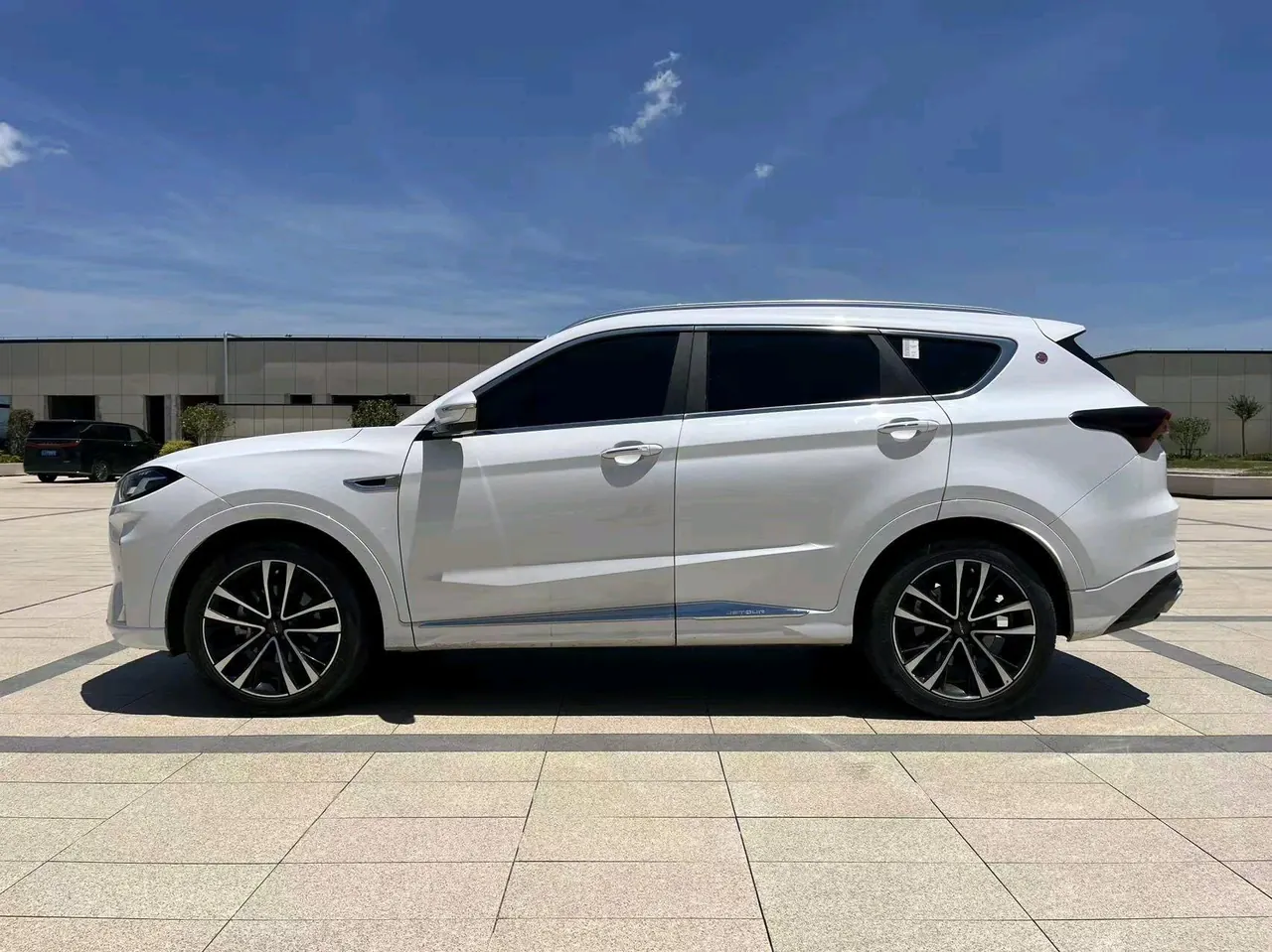 Jetour 2023 X70 PLUS 1.6T strong PLUS5 automatic gear 3