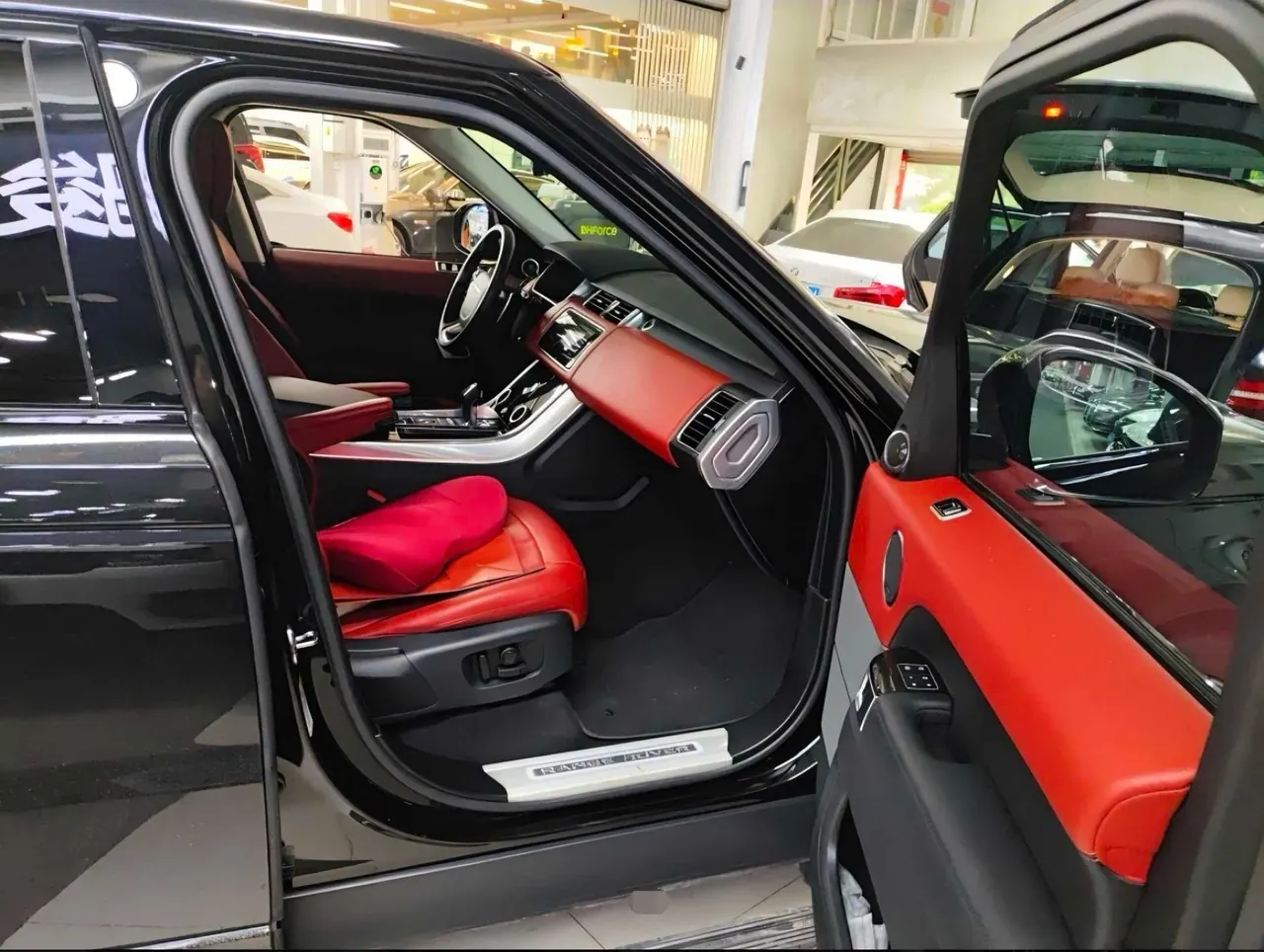 Land Rover Range Rover Sport Edition (Imported) 2021 Range Rover Sport Edition 48V 3.0T L6 Yao Black Edition Automatic Gear 5