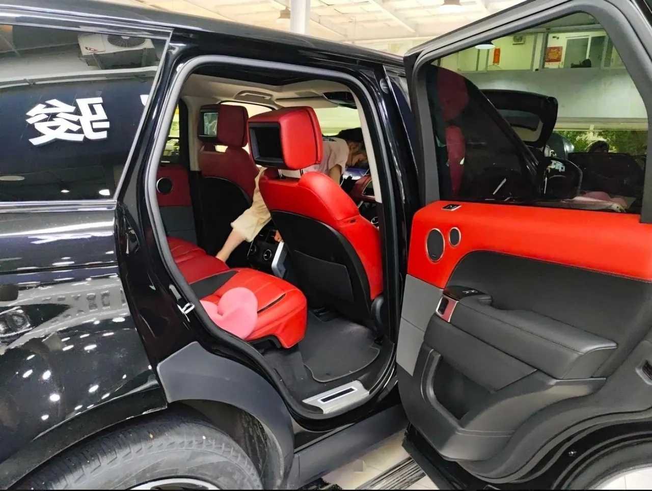 Land Rover Range Rover Sport Edition (Imported) 2021 Range Rover Sport Edition 48V 3.0T L6 Yao Black Edition Automatic Gear 6