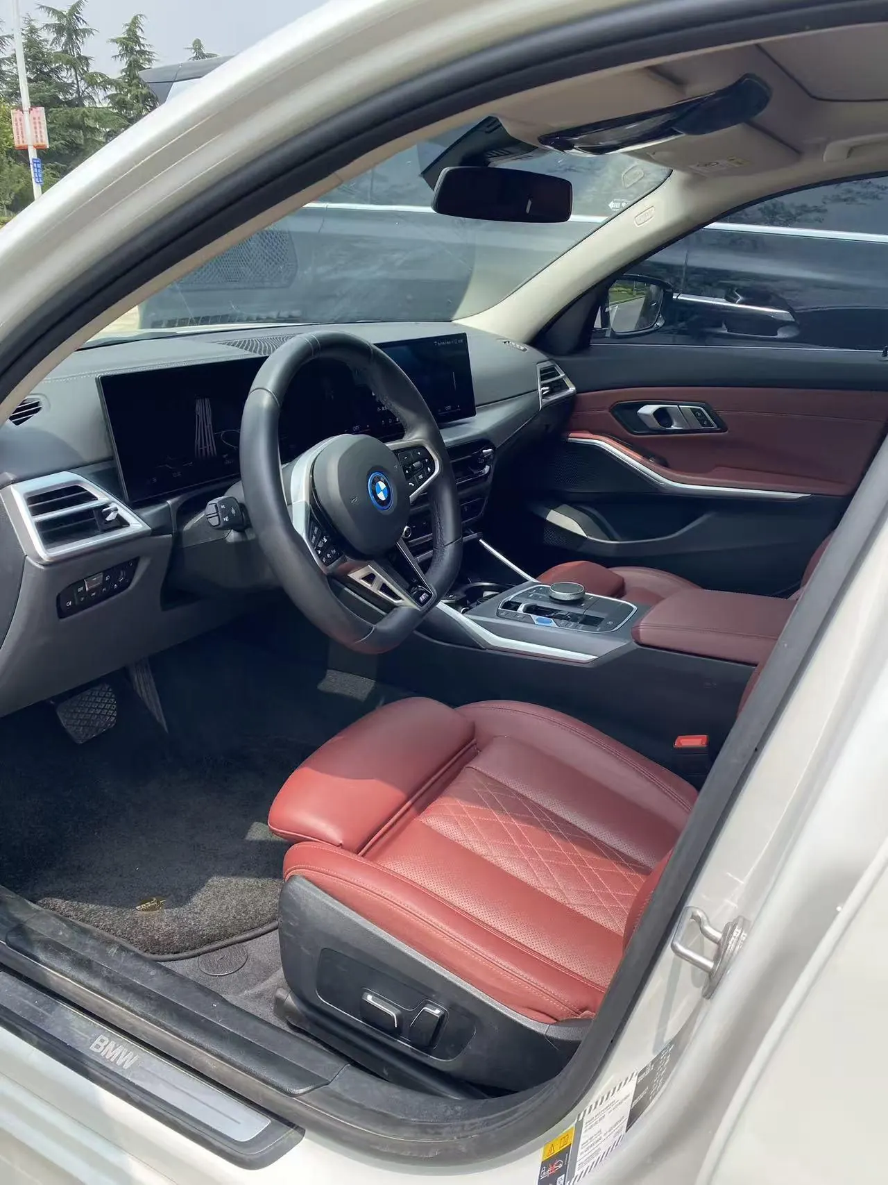 BMW 2024 i3 eDrive 35 L automatic gear 7