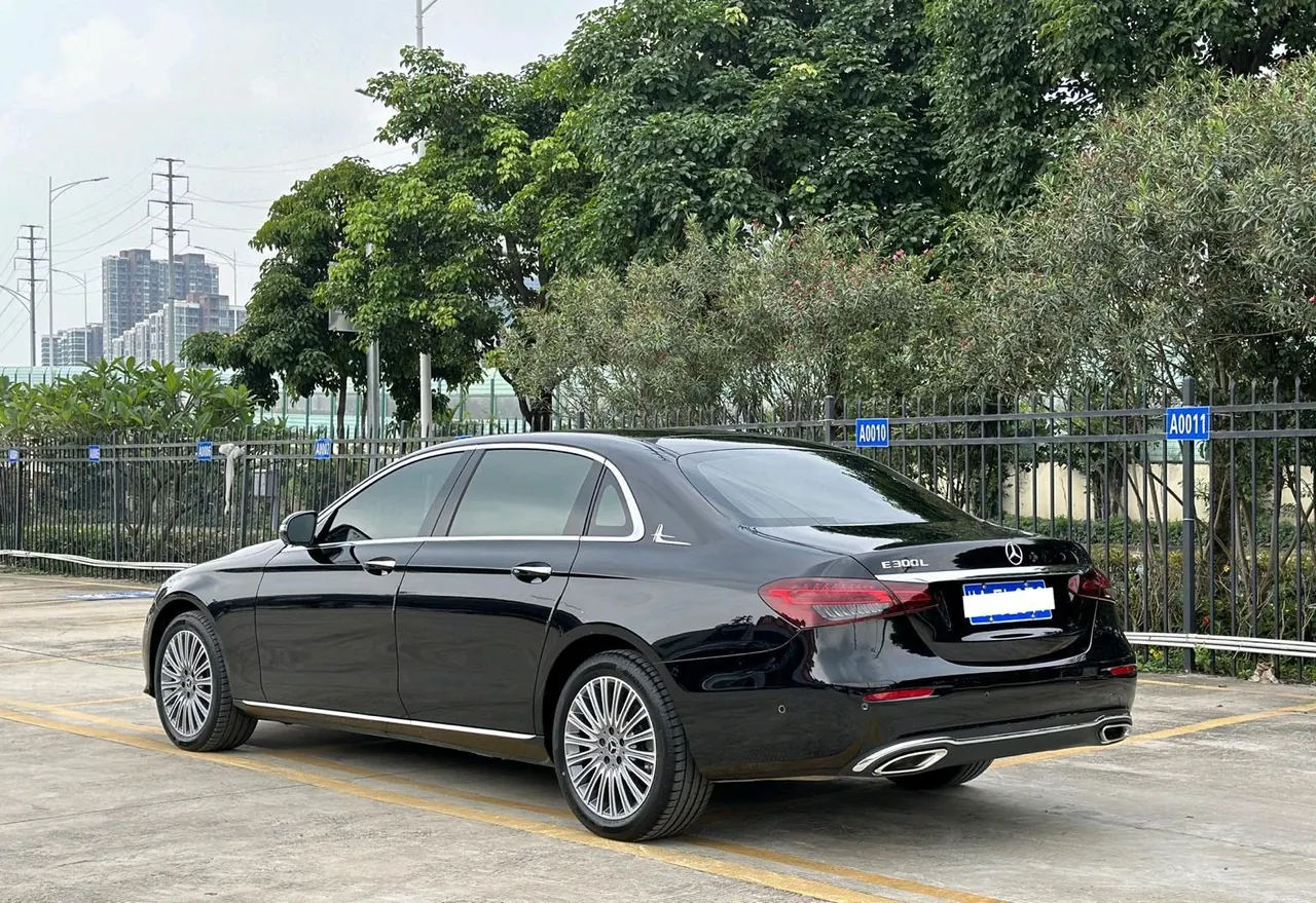 Mercedes Benz E Class 2023 E 300 L 2.0T Luxury Automatic Gear 3
