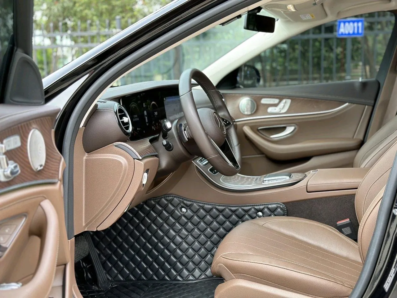 Mercedes Benz E Class 2023 E 300 L 2.0T Luxury Automatic Gear 4