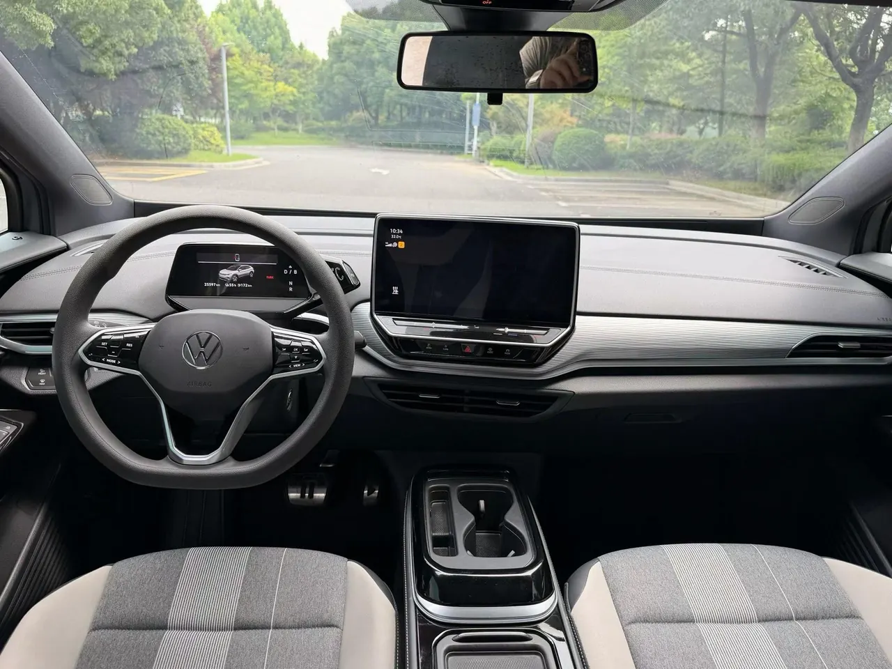 Volkswagen 2024 ID. 4 CROZZ Pure Limited Edition Automatic Transmission 3