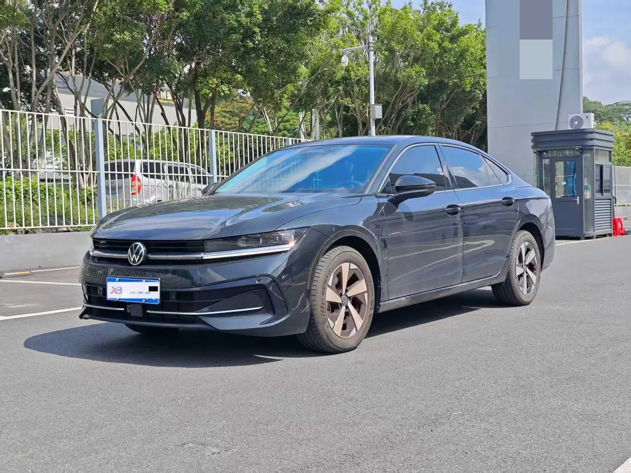 Volkswagen 2024 Magotan 1.5TSI 300TSI Premium Edition Eye Bag Automatic Block - View 1