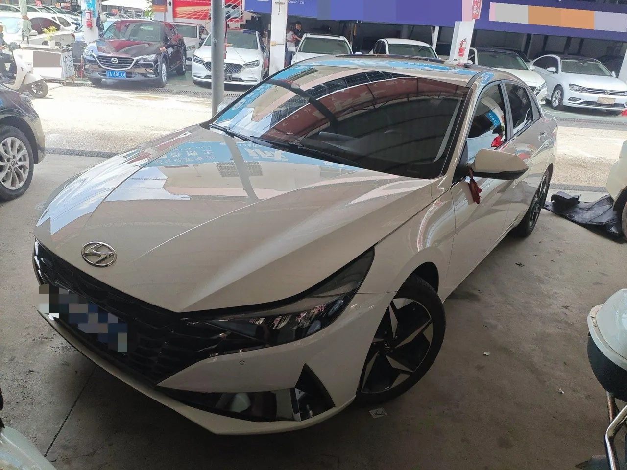 Hyundai 2021 Elantra -3-compartment 1.5 stepless LUX premium automatic gear - View 1