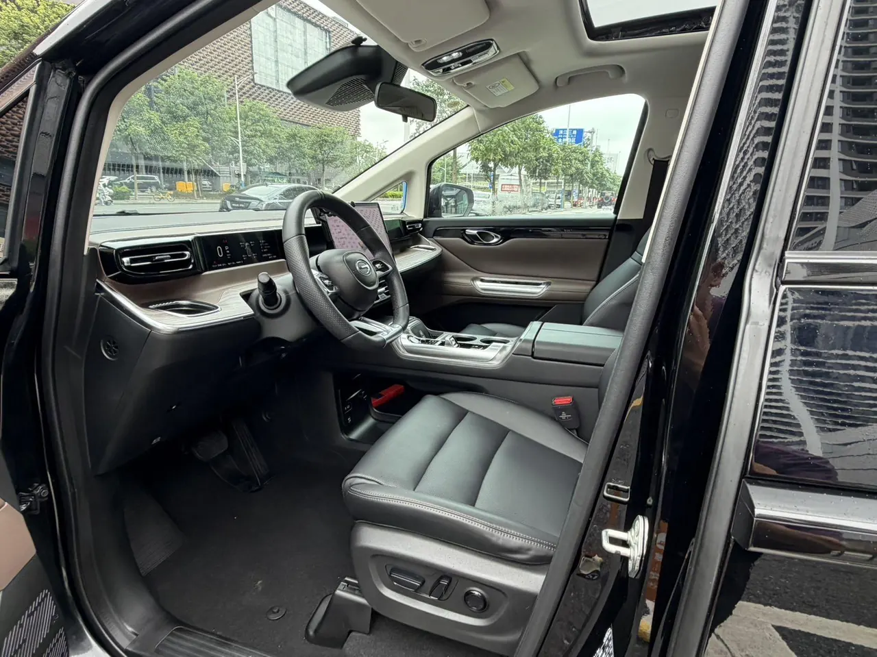 GAC Trumpchi 2024 E8 2.0 150km MAX Automatic Transmission 5
