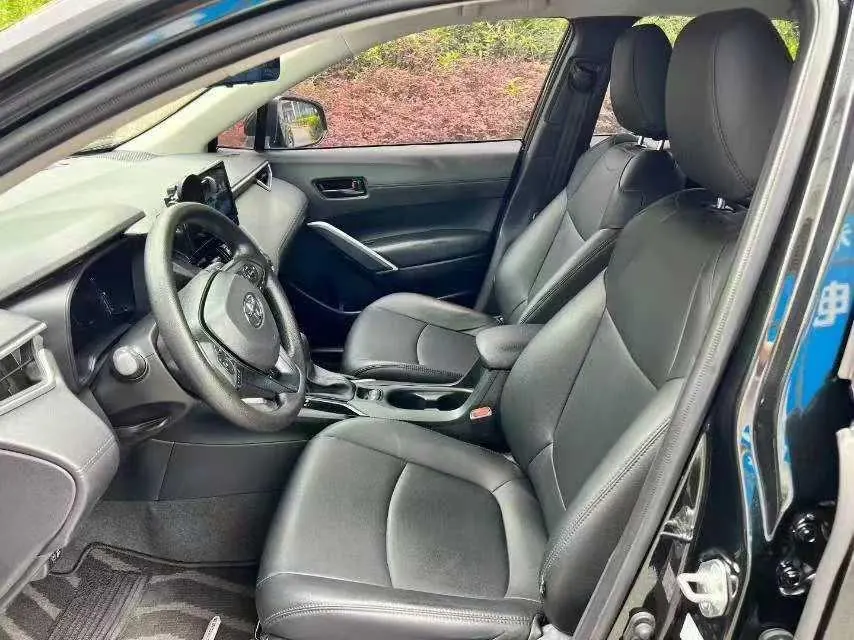 Toyota 2024 Corolla Cross 2.0 CVT Pioneer Edition, Automatic Transmission 3