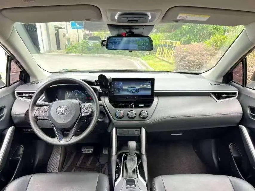 Toyota 2024 Corolla Cross 2.0 CVT Pioneer Edition, Automatic Transmission 4