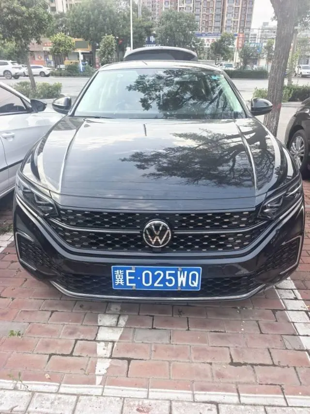 Volkswagen 2022 Passat 2.0TSI 330TSI Star Premium Edition Automatic Gear 4