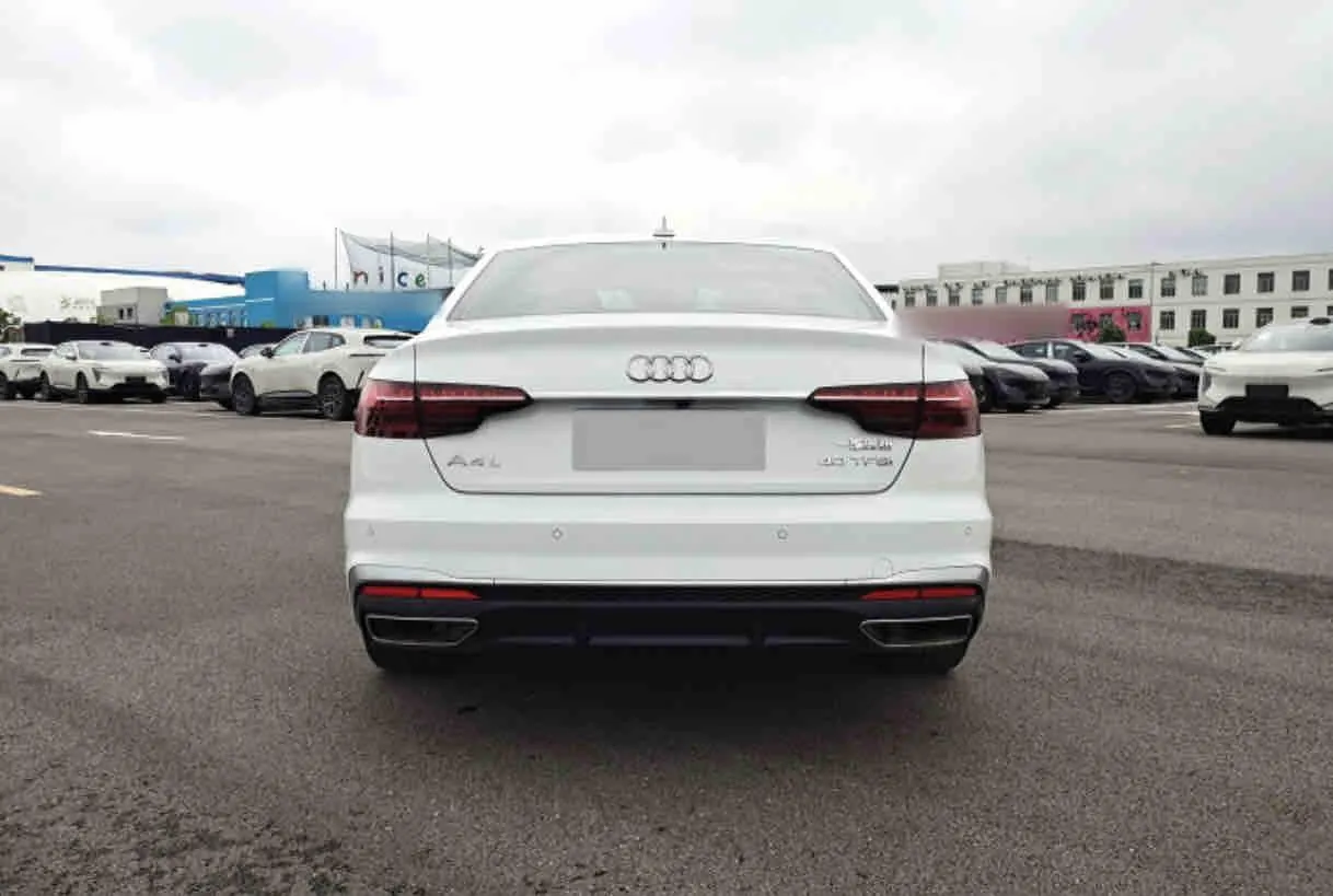 Audi 2024 A4L 2.0TFSI 40TFSI Fashion Dynamic Automatic 3