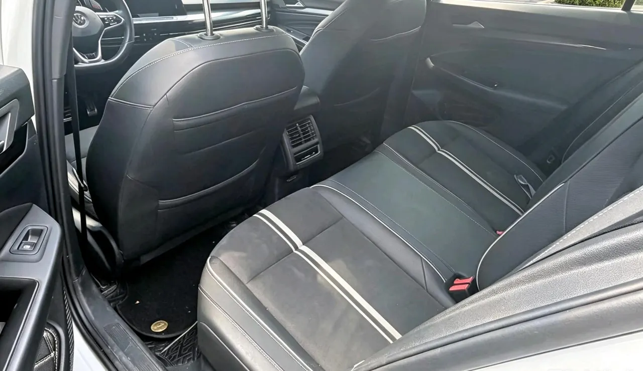 Volkswagen 2021 Golf 8 R-Line 1.4TSI 280TSI Automatic 4