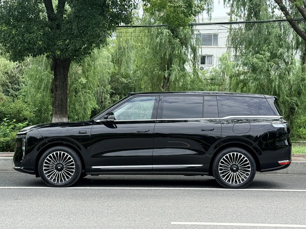IM 2026 IM LS9 52 Ultra Automatic 4