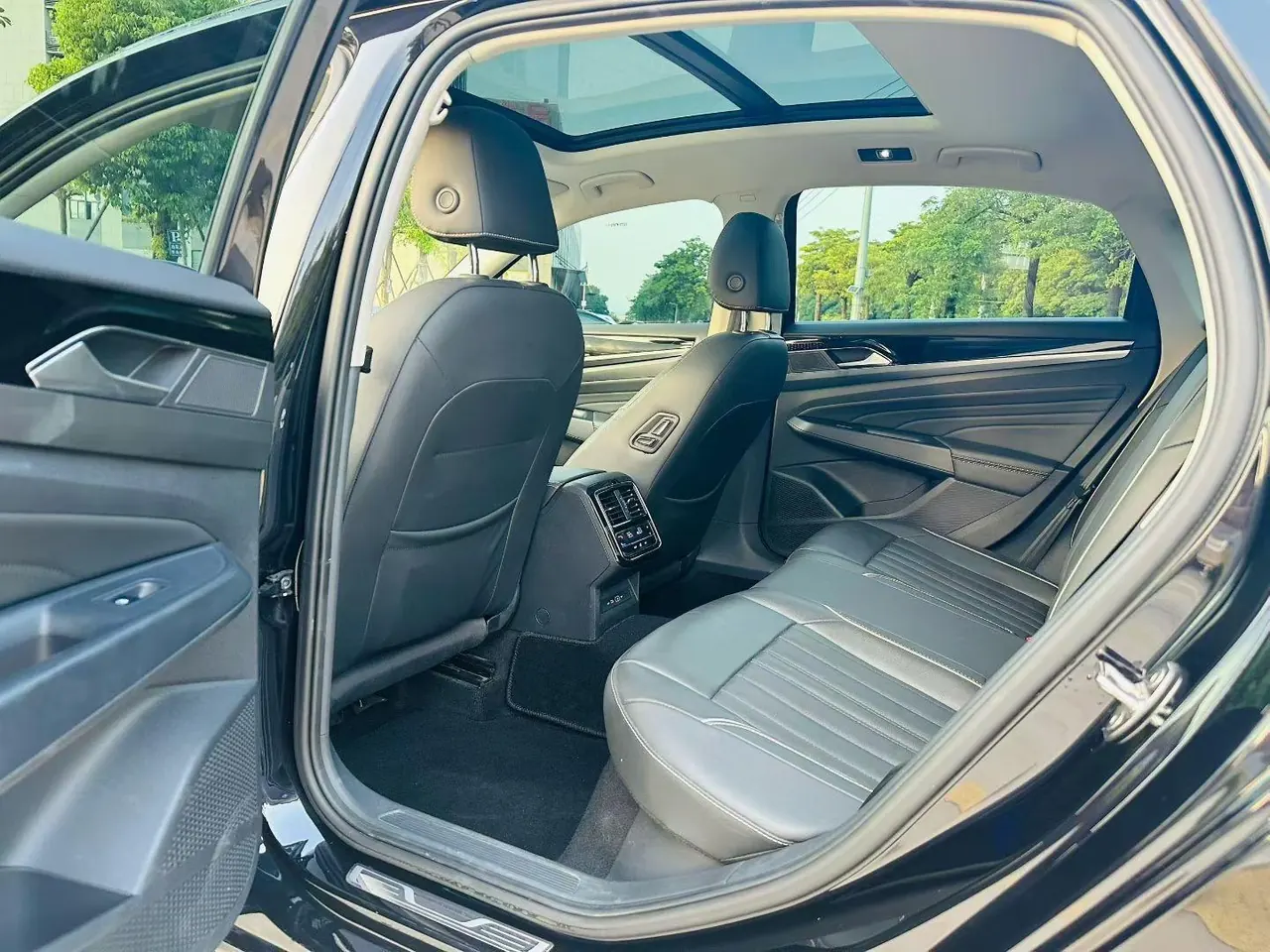Volkswagen 2022 Passat 2.0TSI 330TSI Star Elite Edition Automatic Gear 6
