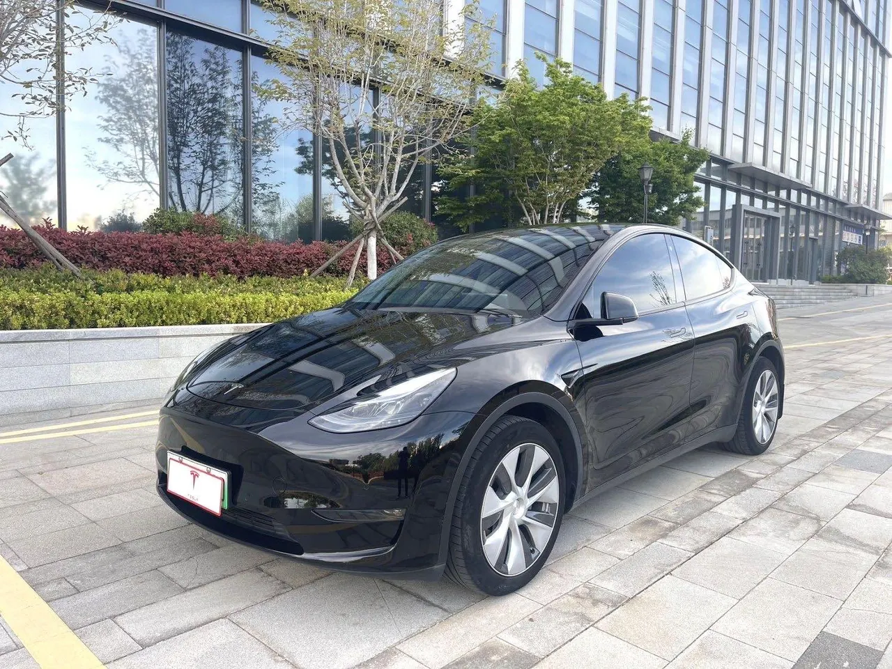 Tesla 2022 Model Y rear-wheel drive version (facelift) automatic gear - View 1