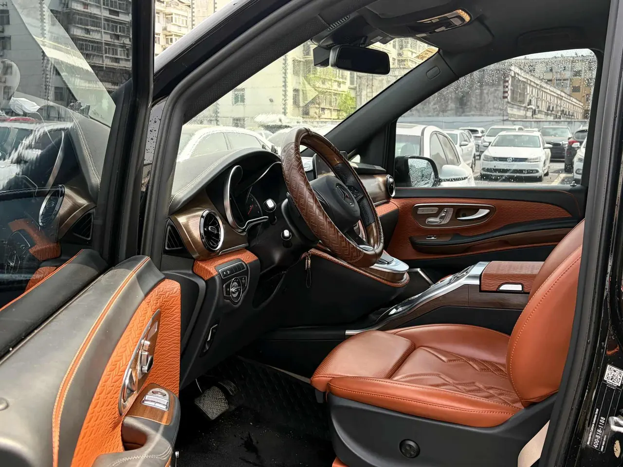 Mercedes Benz V 2021V 260 L 2.0T Premium Edition Automatic Gear 7