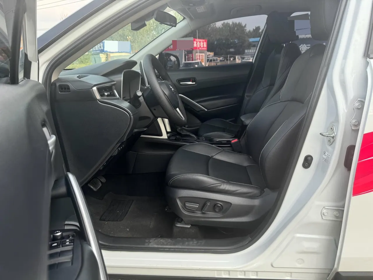 Toyota 2022 Front Landa 2.0 Stepless Luxury PLUS Edition Automatic Gear 4
