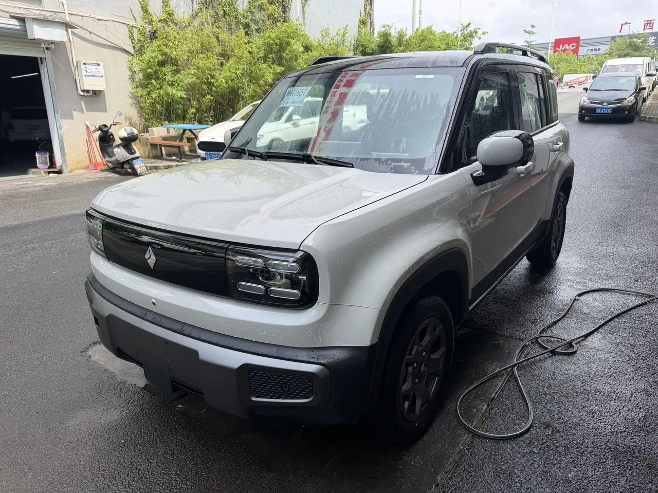 Open image lightbox: BaoJun 2026 Yueyou Plus 301km Flagship Automatic Gear