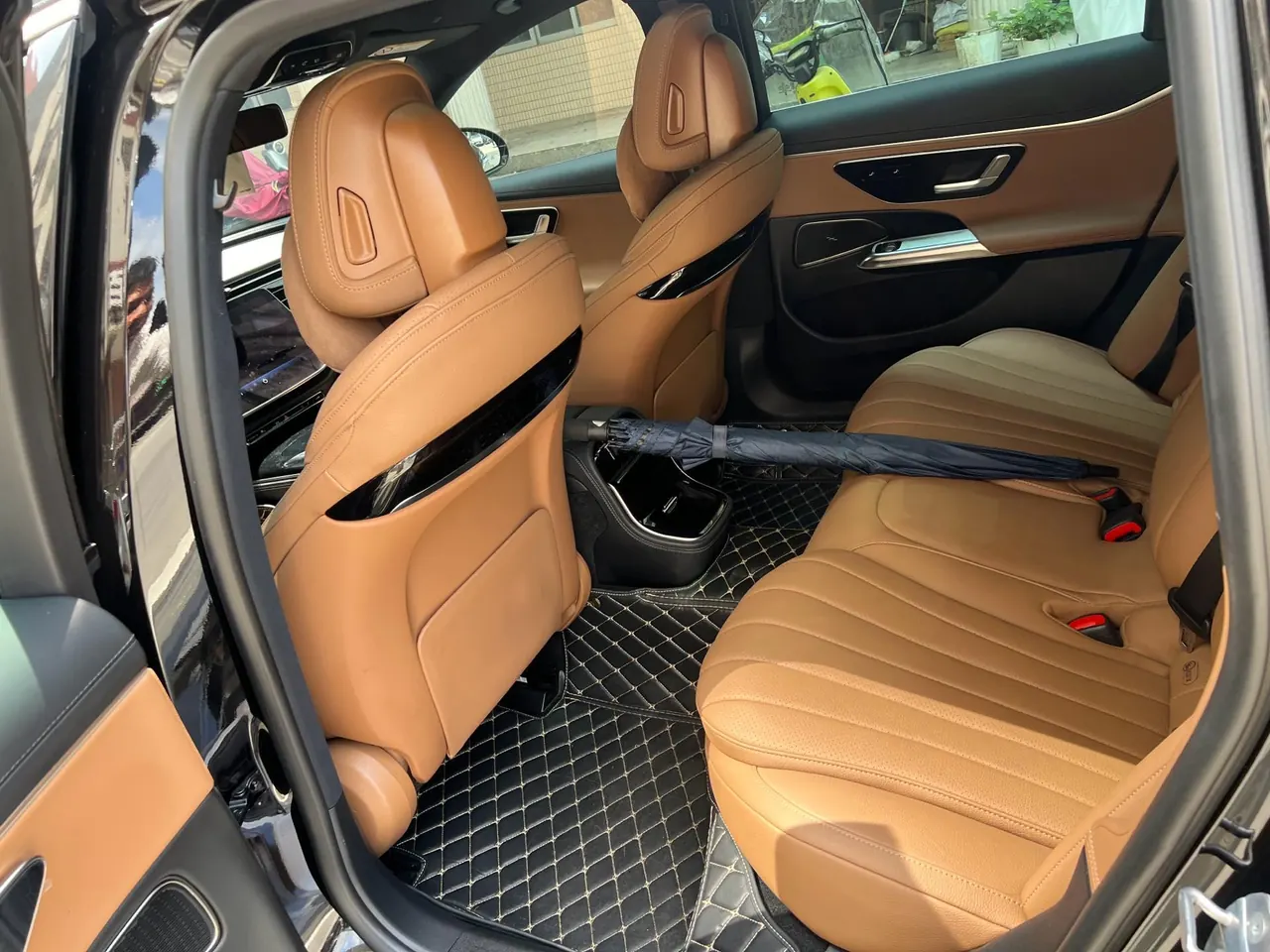 Mercedes Benz E Class 2024 E 260 L 48V 2.0T Automatic 3