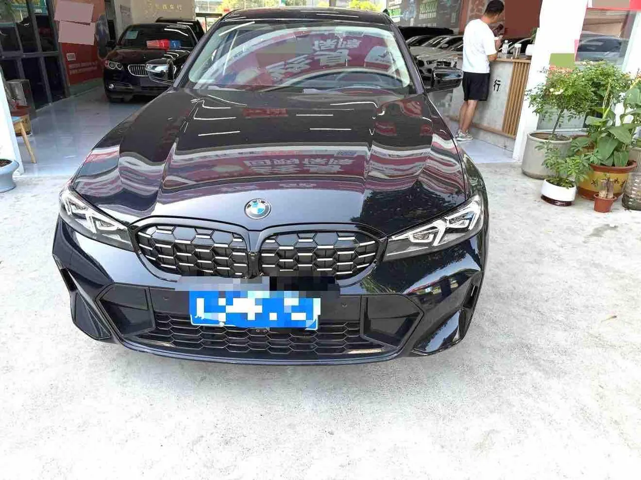 BMW 3 Series 2024 325Li 2.0T M Sports Obsidian Night Suit Automatic Gear 4