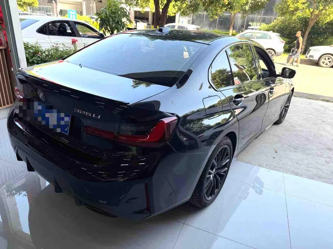 BMW 3 Series 2024 325Li 2.0T M Sports Obsidian Night Suit Automatic Gear 5